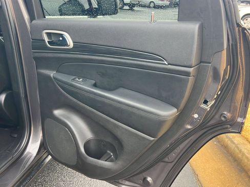 Used 2021 Jeep Grand Cherokee Limited w/ Sun & Sound Group image 15