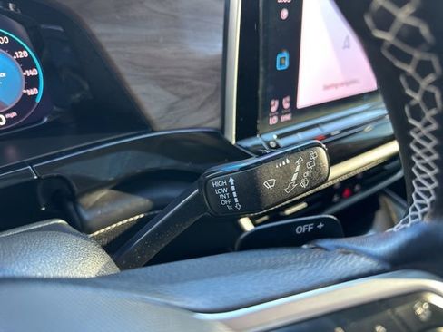 Used 2024 Volkswagen Atlas SE image 23