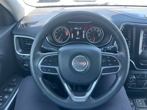 Used 2020 Jeep Cherokee Latitude AWD/4WD image 12