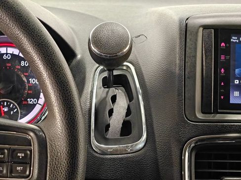 Used 2012 Dodge Grand Caravan SXT FWD image 9