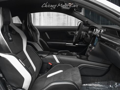 Used 2022 Ford Mustang Shelby GT500 w/ Carbon Fiber Track Pack RWD image 22
