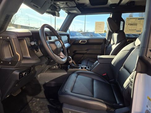 New 2025 Ford Bronco Badlands image 12