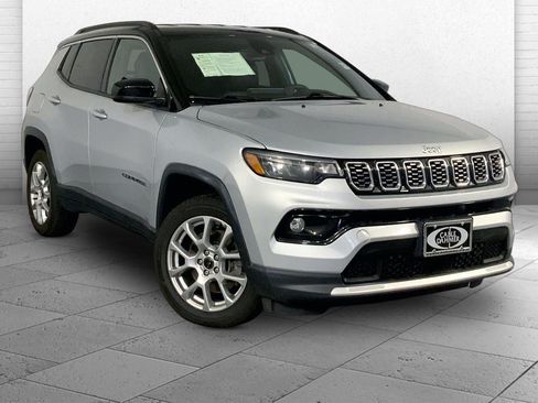 Used 2025 Jeep Compass Limited AWD/4WD image 1