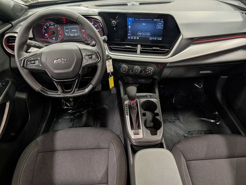 Used 2025 Chevrolet Trax RS w/ Driver Confidence Package FWD image 26