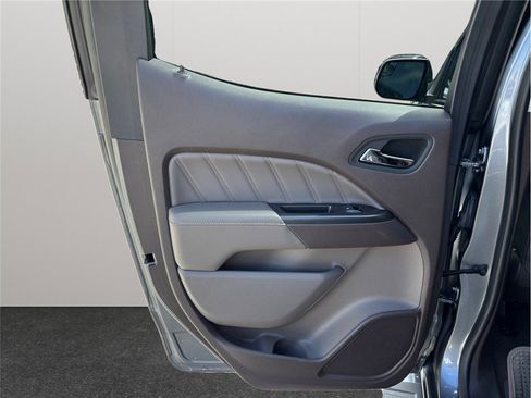 Used 2022 GMC Canyon Denali image 36