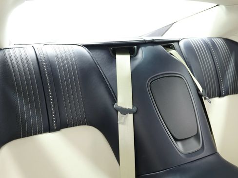 Used 2019 Aston Martin DB11 Coupe RWD image 72