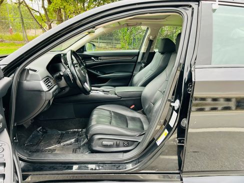 Used 2021 Honda Accord Touring image 9