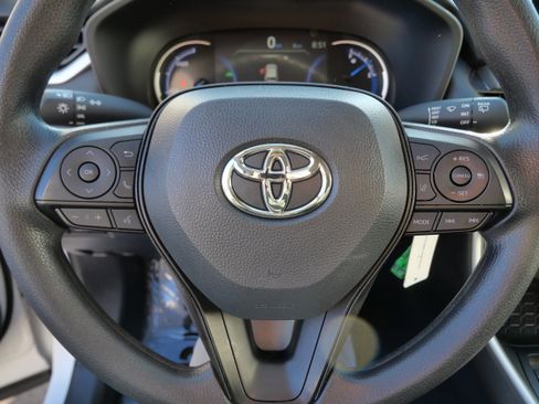 Certified 2025 Toyota RAV4 LE image 26