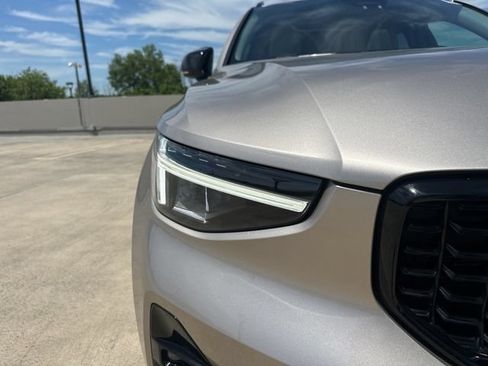 Certified 2023 Volvo XC40 B5 Plus w/ Climate Package AWD/4WD image 10
