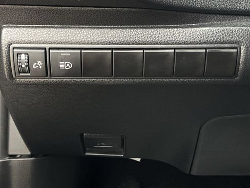 Used 2025 Toyota Corolla LE FWD image 20