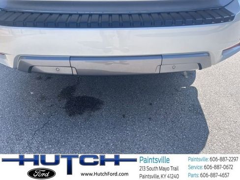 Used 2023 Nissan Armada SV w/ Cargo Package AWD/4WD image 5