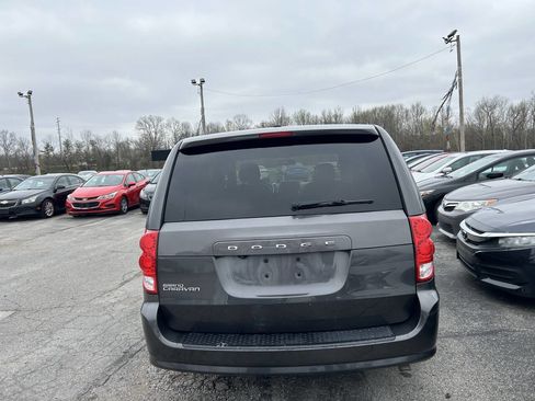 Used 2016 Dodge Grand Caravan SXT image 5