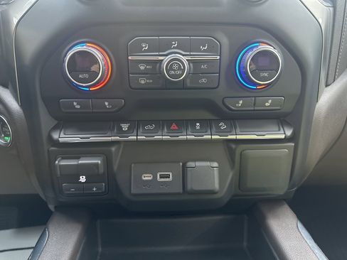 Used 2021 Chevrolet Silverado 2500 LT w/ Convenience Package image 18