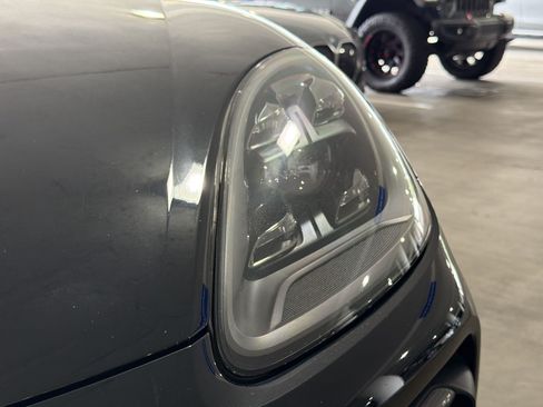Used 2021 Porsche Cayenne AWD/4WD image 9
