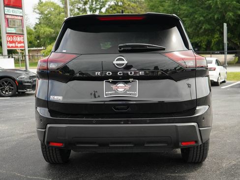 Used 2025 Nissan Rogue SV FWD image 19