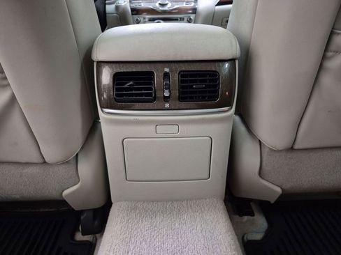 Used 2015 INFINITI Q70 L 5.6 w/ V8 Deluxe Technology Package image 22