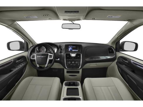 Used 2015 Chrysler Town & Country Touring image 11