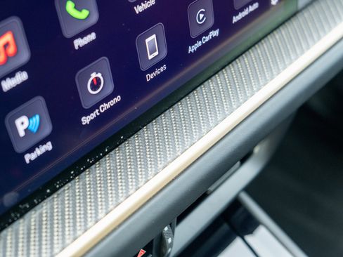 Certified 2025 Porsche Cayenne S image 24