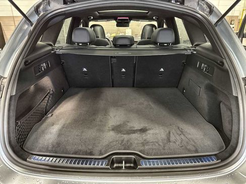 Used 2025 Mercedes-Benz GLC 350e 4MATIC image 17