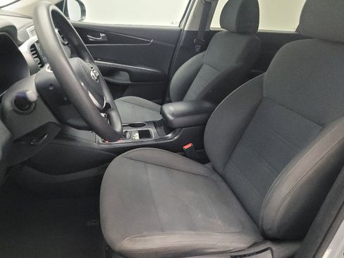 Used 2019 Kia Sorento L image 17