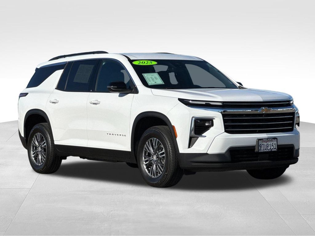 Used 2025 Chevrolet Traverse LT AWD/4WD image 7