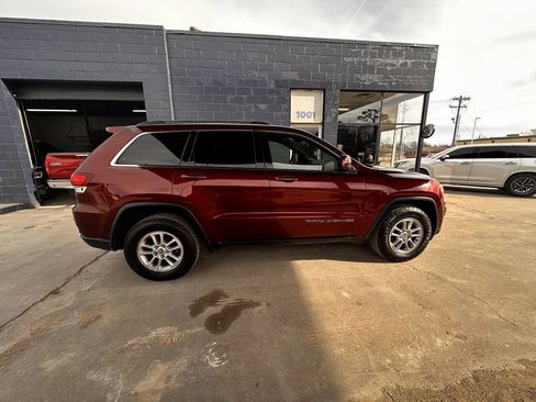 Used 2020 Jeep Grand Cherokee Laredo w/ Security & Convenience Group image 9