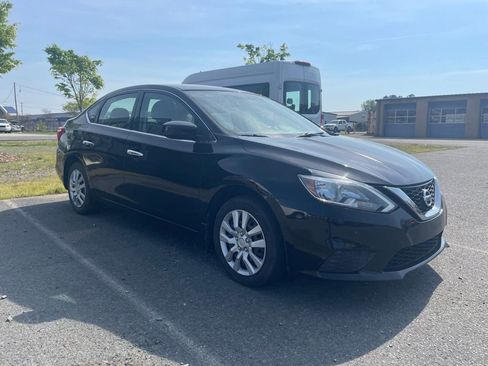 Used 2017 Nissan Sentra SV image 2