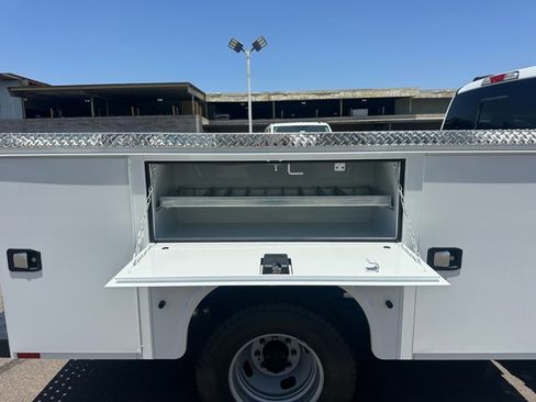 New 2025 Ford F350 XL w/ XL Chrome Package image 7