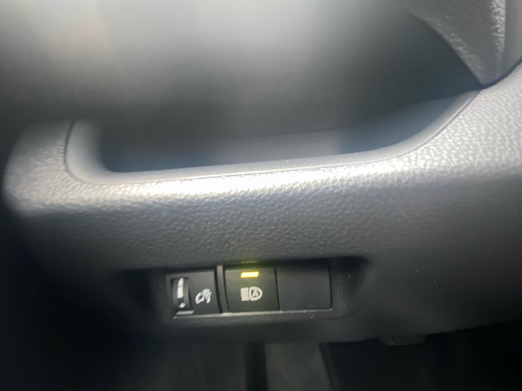 Used 2024 Toyota RAV4 XLE AWD/4WD image 18