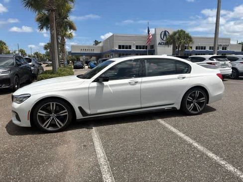 Used 2018 BMW 750i RWD image 21