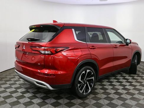 Used 2024 Mitsubishi Outlander SE image 14
