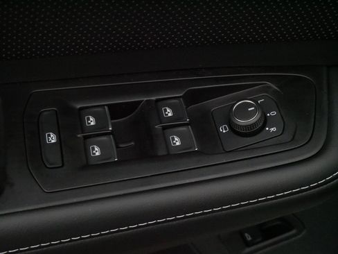 Certified 2025 Volkswagen Atlas SEL Premium R-Line image 19