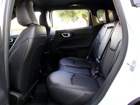 New 2026 Jeep Compass Latitude image 17