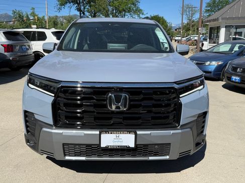 Certified 2026 Honda Pilot Touring image 9