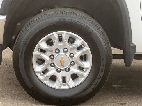 Used 2022 Chevrolet Silverado 3500 LT w/ Z71 Off-Road Package image 24