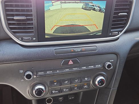 Used 2021 Kia Sportage LX image 15