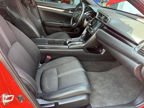 Used 2019 Honda Civic Sport image 12