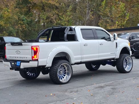 Used 2017 Ford F250 Lariat w/ Lariat Ultimate Package AWD/4WD image 8