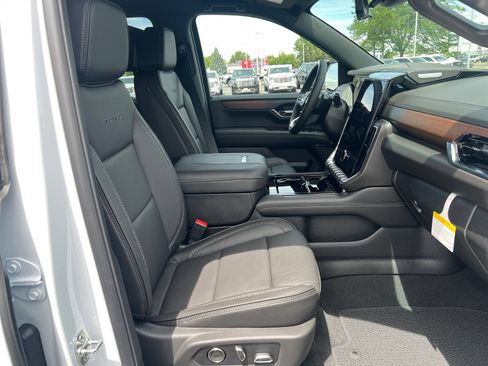 New 2026 GMC Yukon XL Denali w/ Advanced Technology Package AWD/4WD image 11
