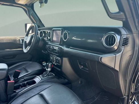 Used 2023 Jeep Wrangler Unlimited Sahara AWD/4WD image 24
