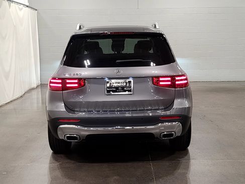 New 2026 Mercedes-Benz GLB 250 image 5