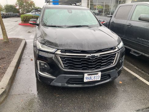 Used 2023 Chevrolet Traverse Premier w/ Redline Edition AWD/4WD image 2