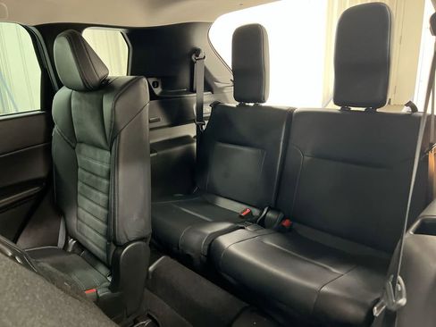 Used 2023 Mitsubishi Outlander SE image 23