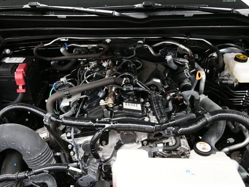 Used 2024 Toyota Tacoma TRD Off-Road image 32