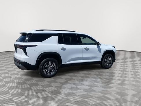 Used 2025 Chevrolet Traverse LT AWD/4WD image 7