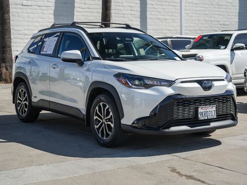 Used 2024 Toyota Corolla Cross AWD Hybrid w/ Moonroof Package image 5
