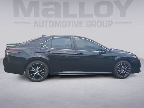 Used 2023 Toyota Camry SE FWD image 6