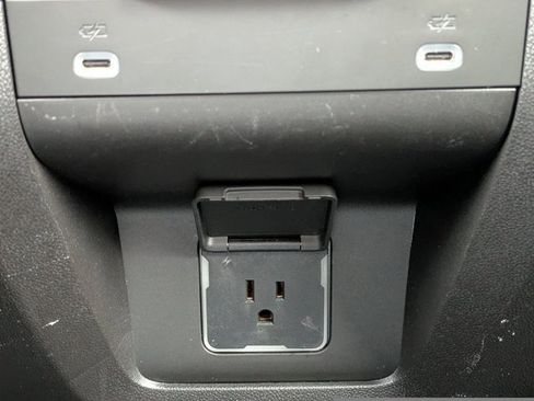 Used 2021 Chevrolet Tahoe High Country image 15