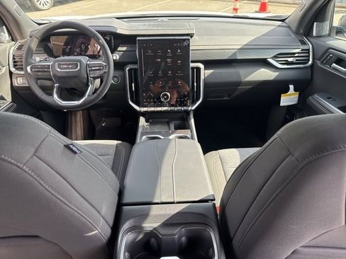 New 2025 GMC Acadia Elevation image 17