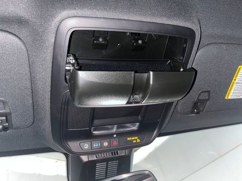 Used 2025 Chevrolet Equinox LT w/ Convenience Package II image 77